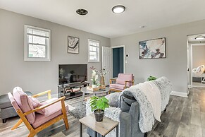 4 Mi to Universities: Quaint Parkville Apartment!