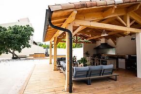 Proven ale House With Pool and spa