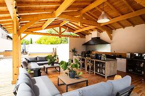 Proven ale House With Pool and spa