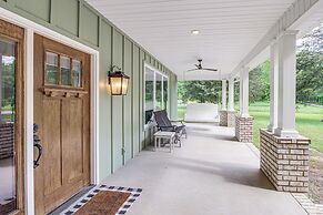 Great for Groups: Family Creekside Home in Loretto