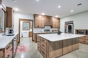 Great for Groups: Creekside Cabin in Loretto