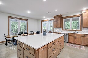 Great for Groups: Family Creekside Home in Loretto
