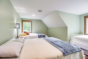 Great for Groups: Family Creekside Home in Loretto