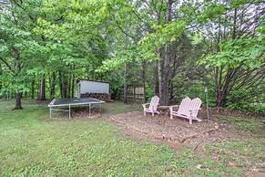 Great for Groups: Family Creekside Home in Loretto