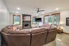 Great for Groups: Family Creekside Home in Loretto