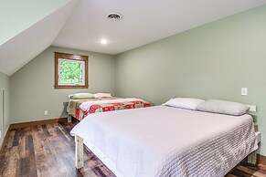 Great for Groups: Family Creekside Home in Loretto