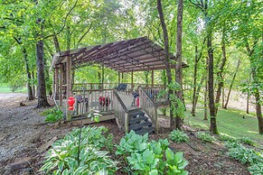 Great for Groups: Family Creekside Home in Loretto