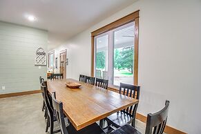 Great for Groups: Family Creekside Home in Loretto