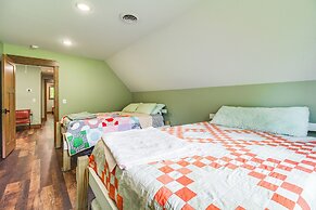 Great for Groups: Family Creekside Home in Loretto