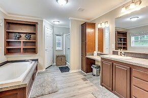 3 Mi to Dtwn Nacogdoches: Quiet Country Home