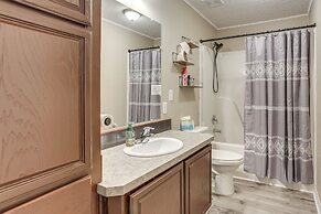 3 Mi to Dtwn Nacogdoches: Quiet Country Home