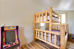 1 Mi to Mohican River: Wooded Retreat w/ Trails!