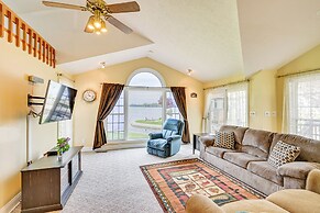 Scenic Views: Spacious Webster Lake House!