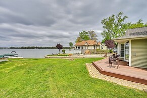 Scenic Views: Spacious Webster Lake House!