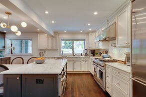 Outdoor Entertainment Areas: Spacious Katonah Gem!