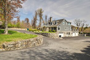 Outdoor Entertainment Areas: Spacious Katonah Gem!