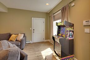 Outdoor Entertainment Areas: Spacious Katonah Gem!