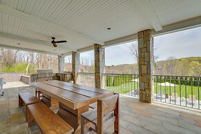 Outdoor Entertainment Areas: Spacious Katonah Gem!