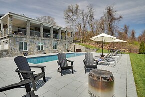 Outdoor Entertainment Areas: Spacious Katonah Gem!