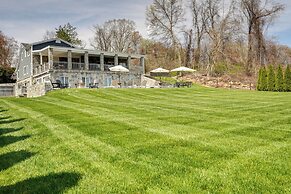 Outdoor Entertainment Areas: Spacious Katonah Gem!