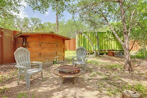 Cozy Couple's Cabin Retreat in Concan!