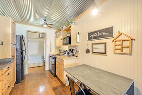 Cozy Couple's Cabin Retreat in Concan!