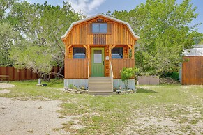 Cozy Couple's Cabin Retreat in Concan!