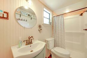 Cozy Couple's Cabin Retreat in Concan!