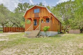 Cozy Couple's Cabin Retreat in Concan!