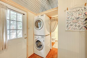 Cozy Couple's Cabin Retreat in Concan!