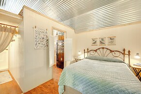 Cozy Couple's Cabin Retreat in Concan!