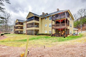 Modern Condo + Golf Course View, Near Hiking!