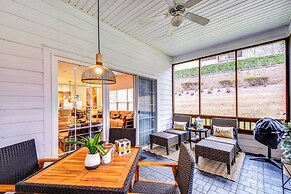 Modern Condo + Golf Course View, Near Hiking!