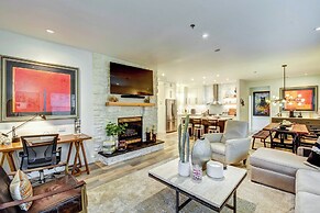 Modern Condo + Golf Course View, Near Hiking!