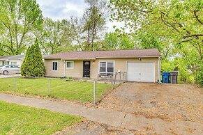 8 Mi to Dtwn Indianapolis: Family Home w/ Yard!