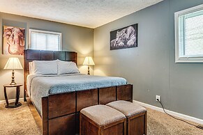 8 Mi to Dtwn Indianapolis: Family Home w/ Yard!