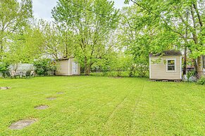 8 Mi to Dtwn Indianapolis: Family Home w/ Yard!