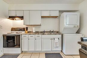 8 Mi to Dtwn Indianapolis: Family Home w/ Yard!