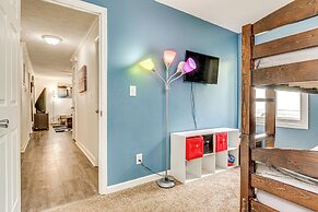 8 Mi to Dtwn Indianapolis: Family Home w/ Yard!