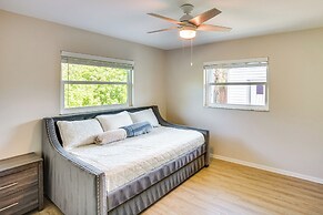 7 Mi to Beach: Family-friendly Englewood Escape!