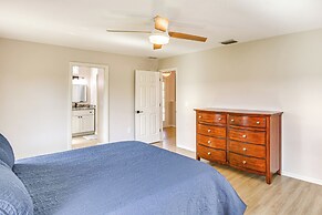 7 Mi to Beach: Family-friendly Englewood Escape!