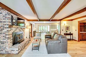 Deck & Game Room: Mountaintop Hideaway in Tiger!