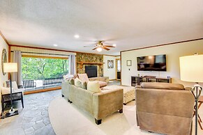 Deck & Game Room: Mountaintop Hideaway in Tiger!