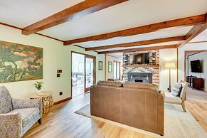 Deck & Game Room: Mountaintop Hideaway in Tiger!