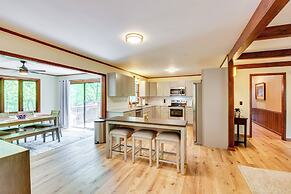 Deck & Game Room: Mountaintop Hideaway in Tiger!