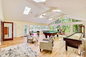 Deck & Game Room: Mountaintop Hideaway in Tiger!