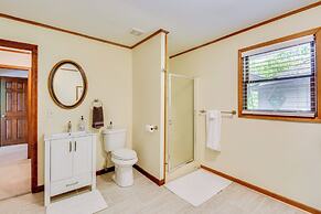 Deck & Game Room: Mountaintop Hideaway in Tiger!