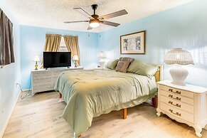 Walk to Nature Trails: Bradenton Getaway!