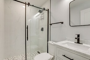 3 Mi to Beach: Modern Retreat in Largo!