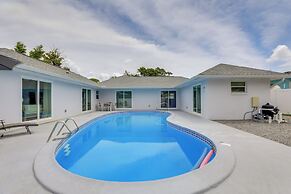3 Mi to Beach: Modern Retreat in Largo!